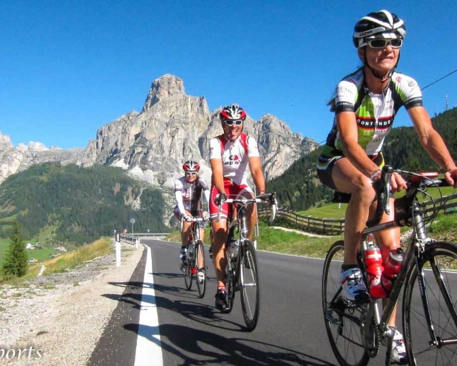 veloski-italy-bicycle-tours-dolomites-alpine-view-paceline-road_1400x786-18-922x740